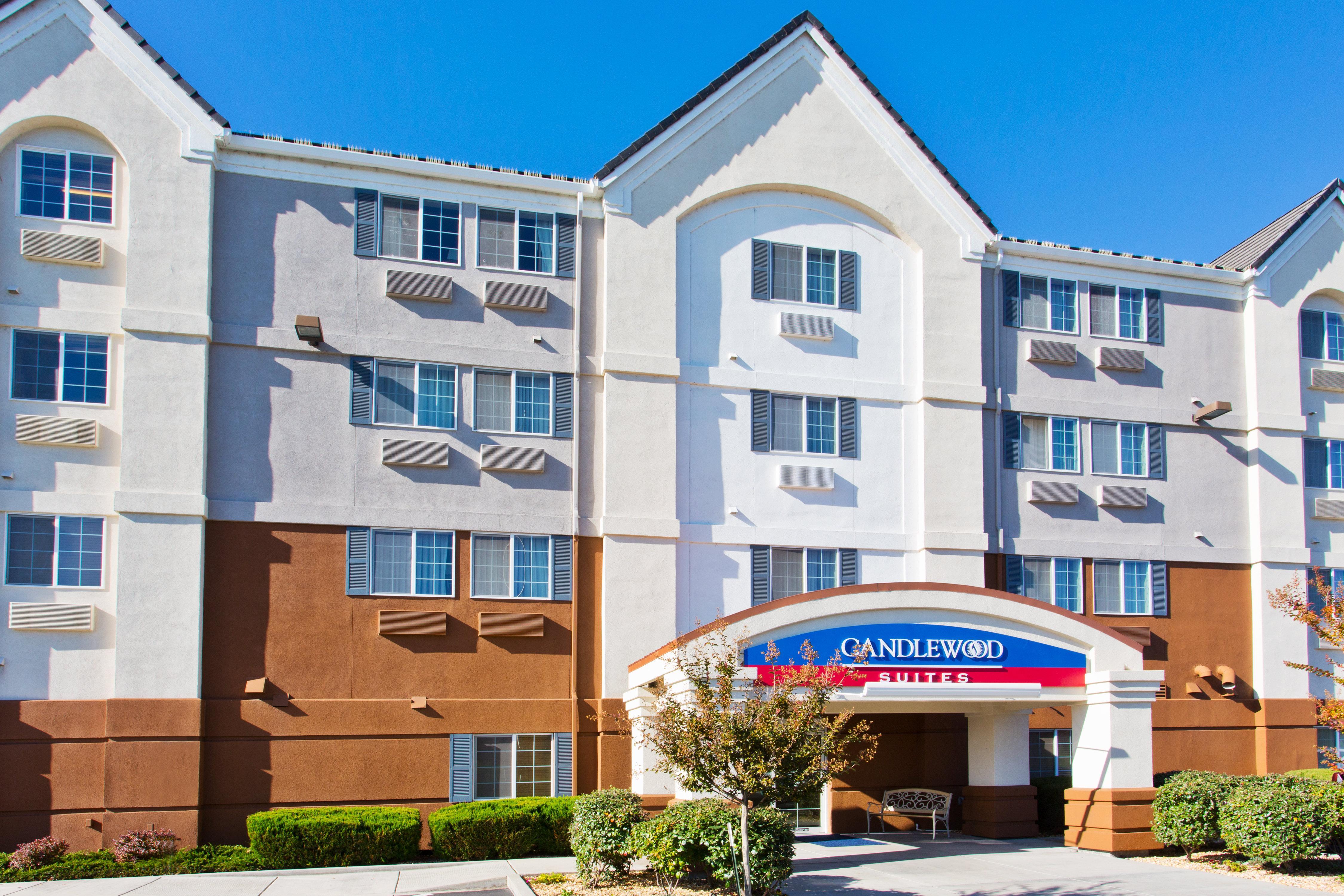 Candlewood Suites Medford By Ihg Exterior foto